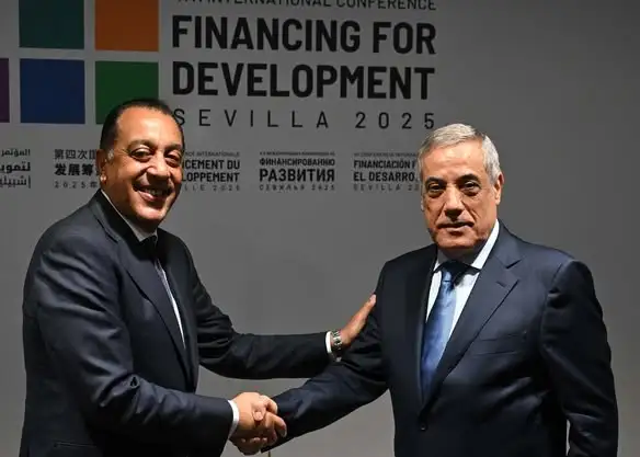 على هامش مؤتمر الأمم المتحدة الرابع لتمويل التنمية.. رئيس الوزراء يلتقي نظيره الجزائري