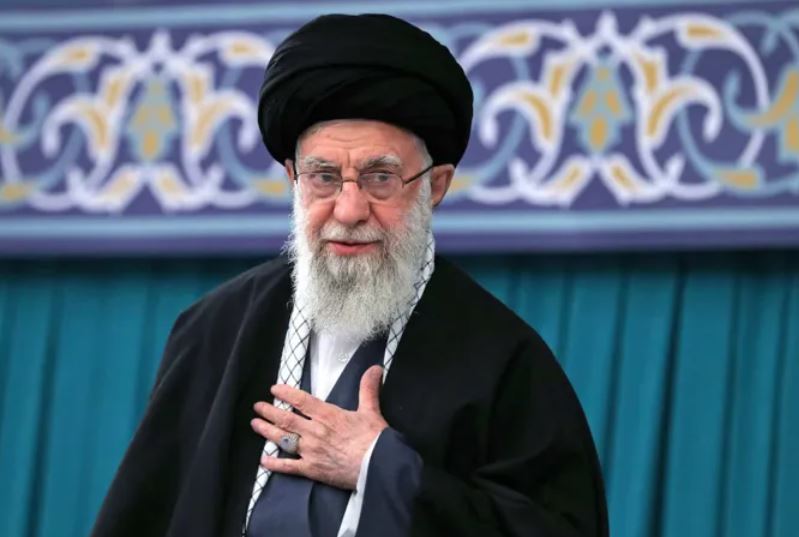 بعد إطلاق طهران 100 صاروخ.. خامنئي: ردنا على إسرائيل بدأ