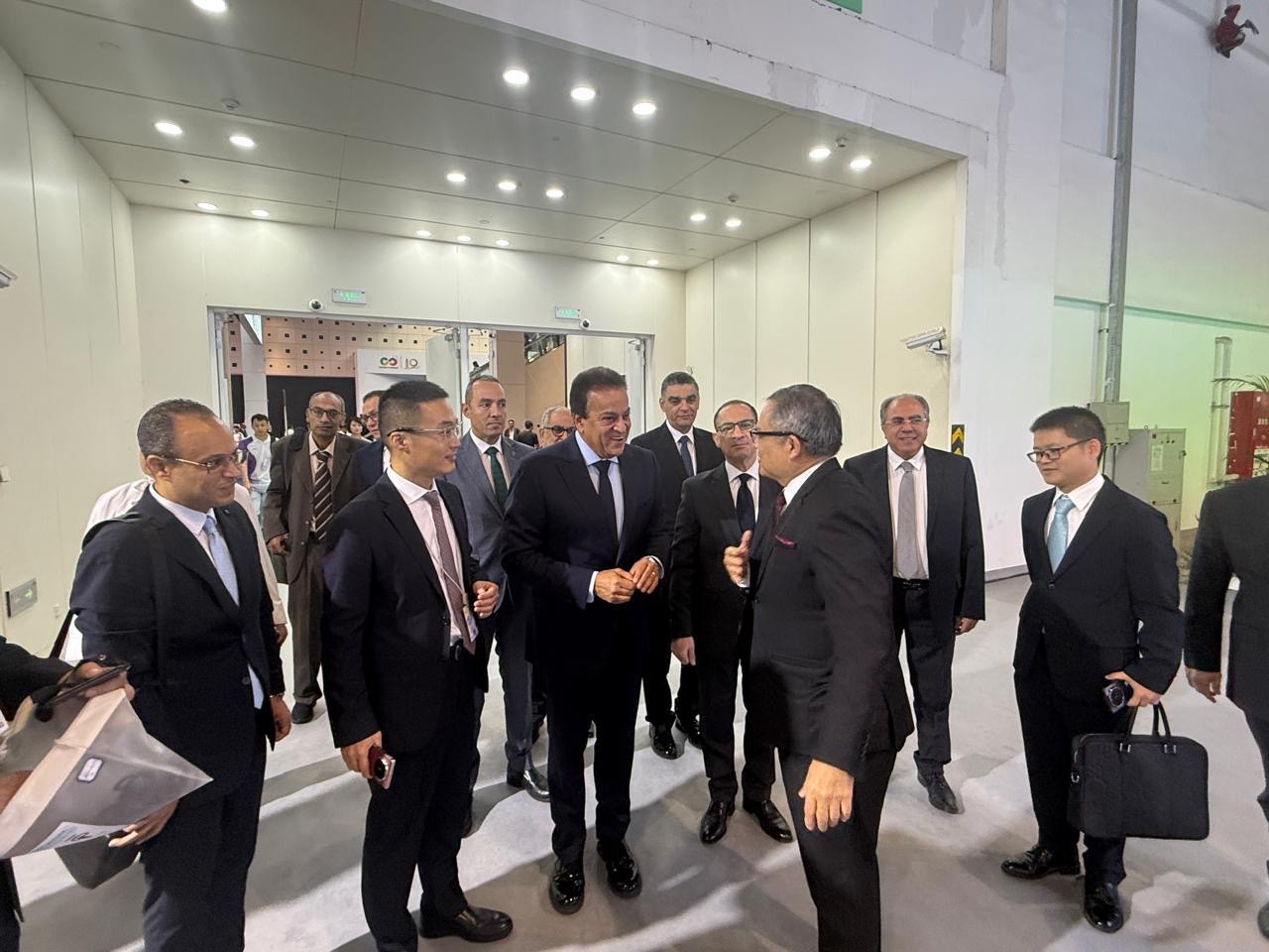 من مؤتمر هواوي كونكت 2025 في شنغهاي..  نائب رئيس الوزراء وزير الصحة يبحث مع مسئولي هواوي التعاون في التكنولوجيا الطبية