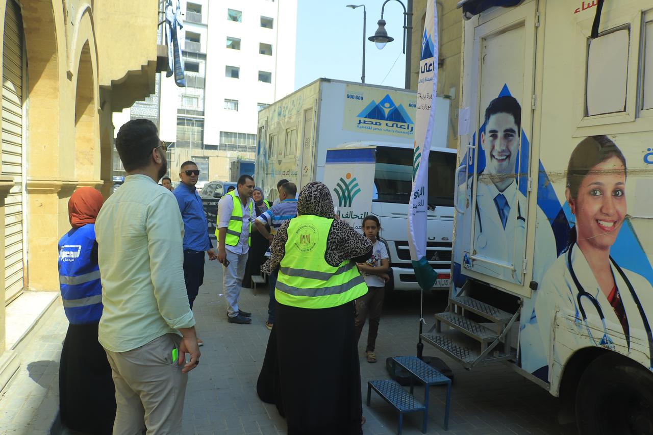 التضامن الاجتماعي : جهود و  قوافل تنموية  ا لدعم سكان المناطق المطورة بديلة العشوائيات