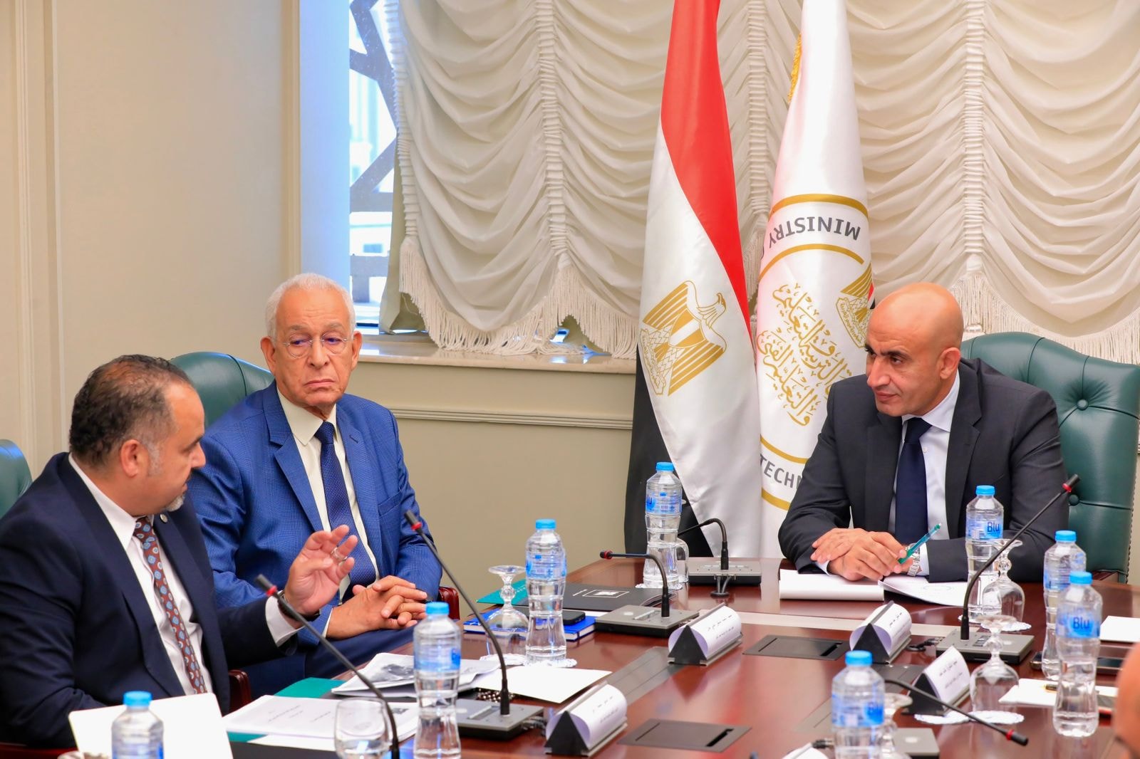وزير التعليم يلتقي وفد "مصر الخير" لبحث مبادرات الكشف المبكر عن ضعاف البصر لطلاب المدارس