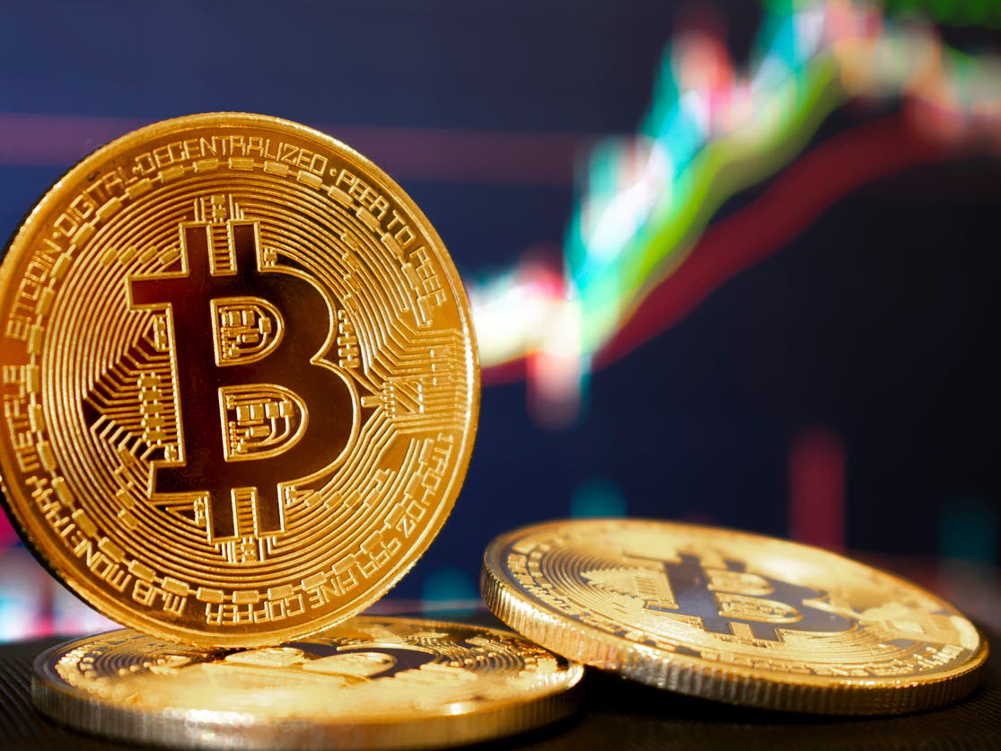 البتكوين تشتعل.. العملة المشفّرة تتجاوز 125 ألف دولار مسجّلةً قمة تاريخية جديدة