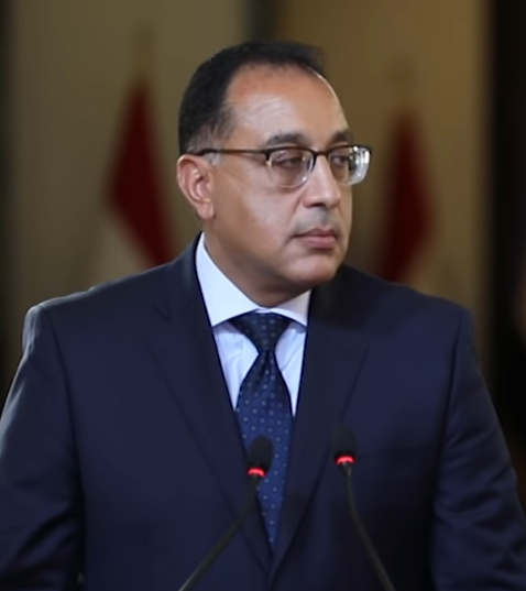 مدبولي يبدأ جولة تفقدية في الساحل الشمالي والعلمين