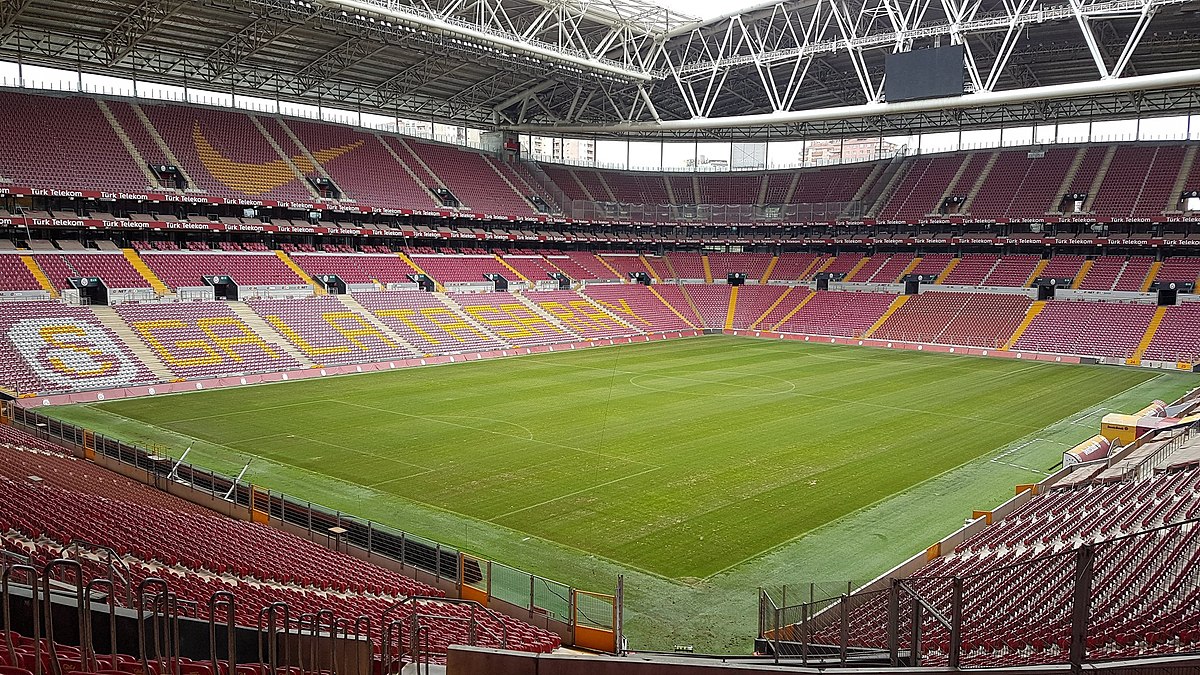 من الملاعب إلى السياسة.. كيف استخدمت تركيا "الأرينا" لتوثيق الصلة بين الدولة والجماهير؟