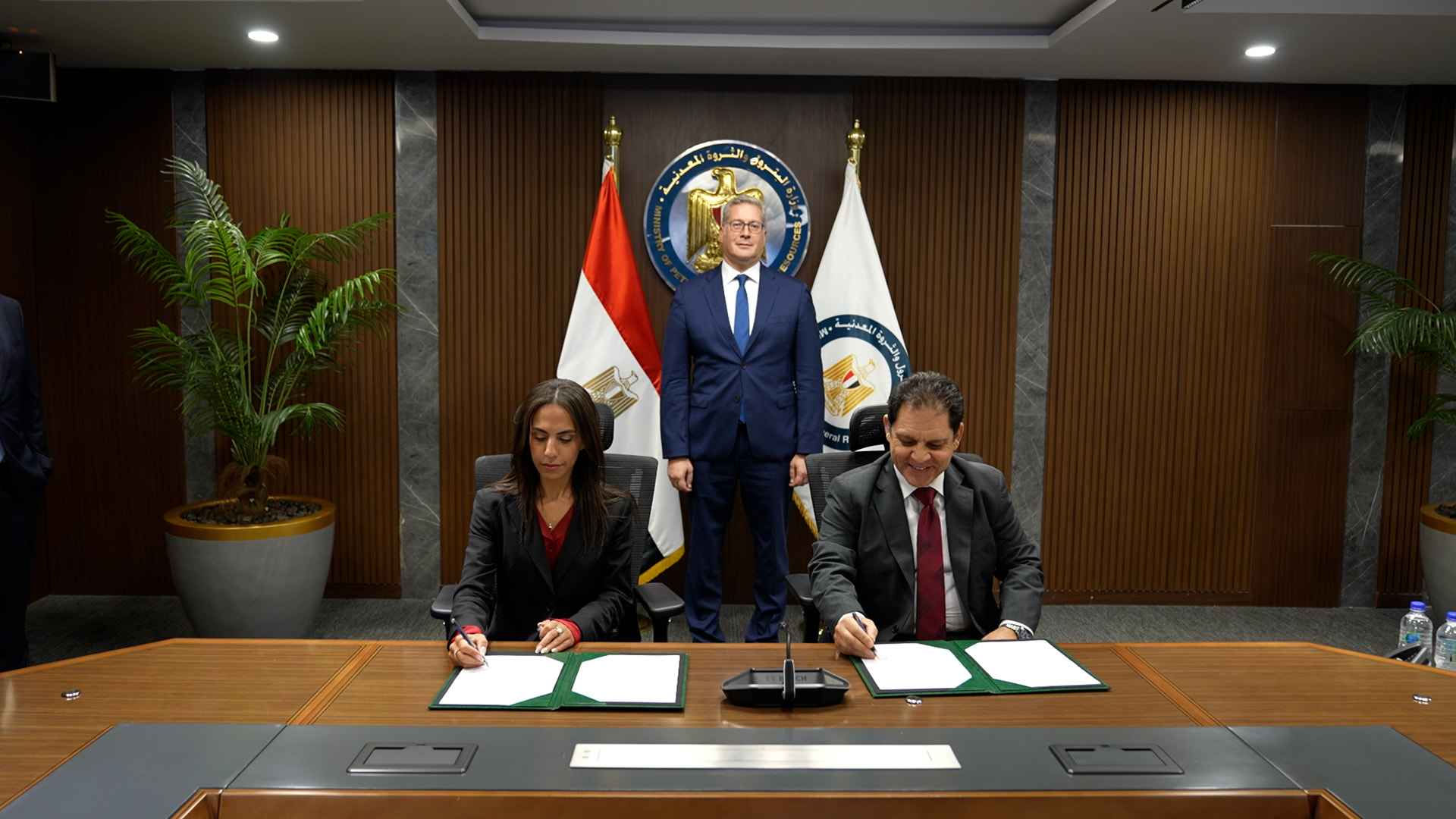 الحكومة توقع اتفاقية للشراكة مع القطاع الخاص في مشروعات تصنيع الفوسفات