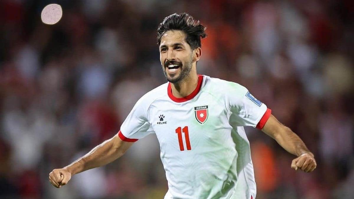 الأهلي يجدد اهتمامه بـ يزن النعيمات بعد أزمة وسام أبو علي