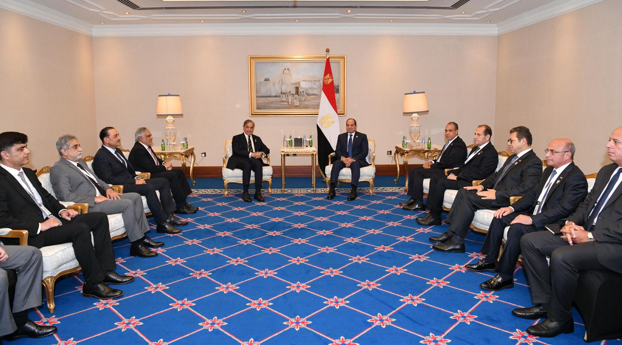 السيسي يلتقي رئيس وزراء باكستان في قمة الدوحة: