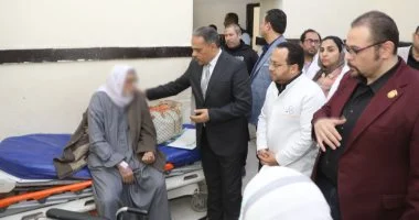 محافظ الشرقية يفاجئ مستشفى بلبيس المركزي لمتابعة مستوى الخدمات الصحية