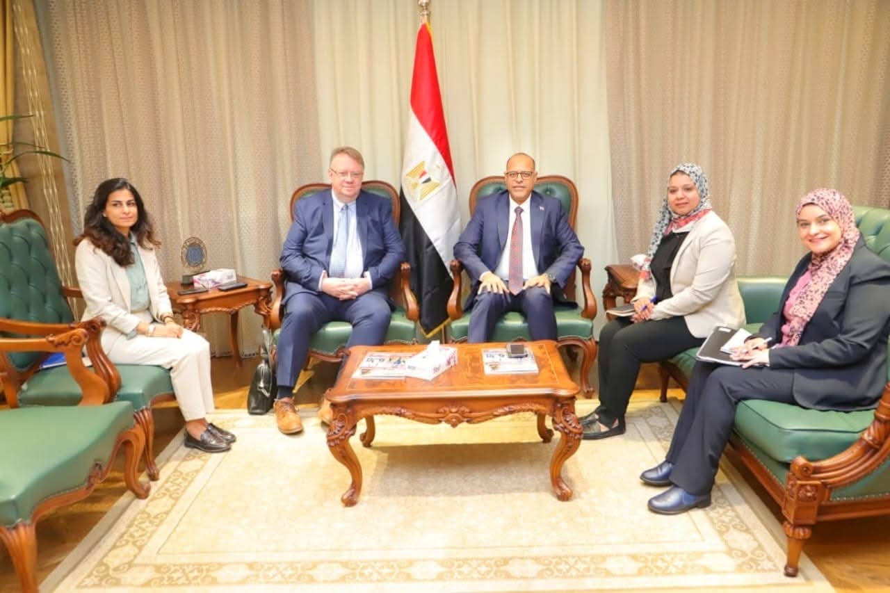 العمل تبحث مع الدولية تسريع الاستراتيجية الوطنية للتشغيل