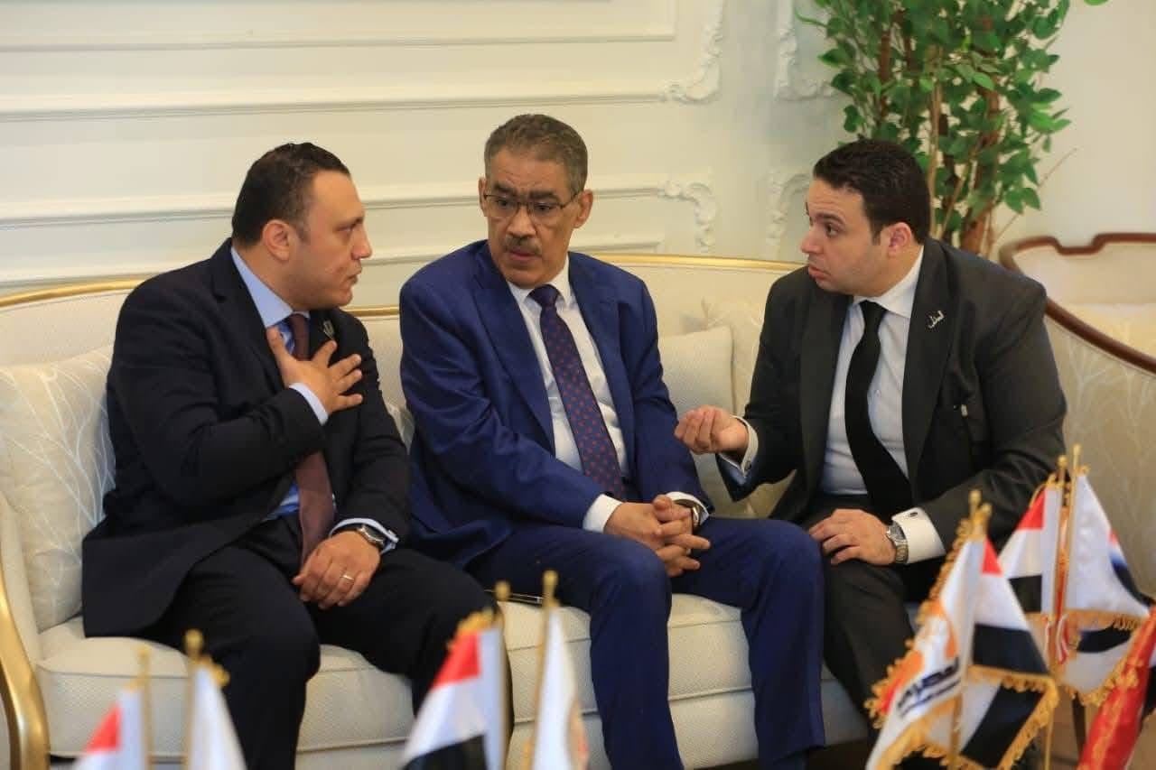 "تنسيقية الشباب" تشارك في الاجتماع التنسيقي الأول لـ"القائمة الوطنية من أجل مصر" لانتخابات الشيوخ 2025