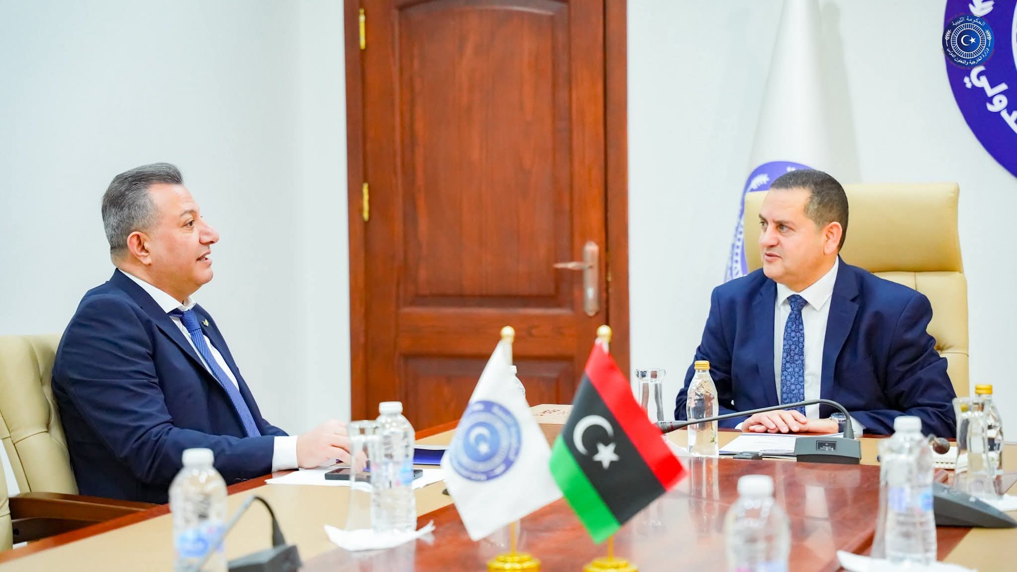 وزير الخارجية الليبي يلتقي رئيس المنظمة الدولية للصحافة والإعلام بهولندا