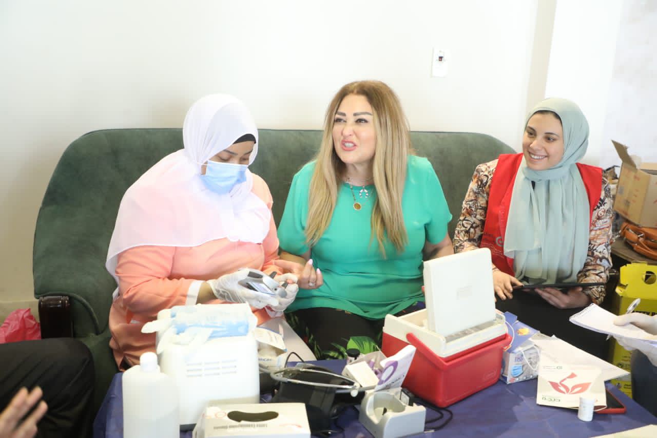 «الصحة» تنظم قافلة طبية لدعم صحة المرأة بنقابة المهن التمثيلية