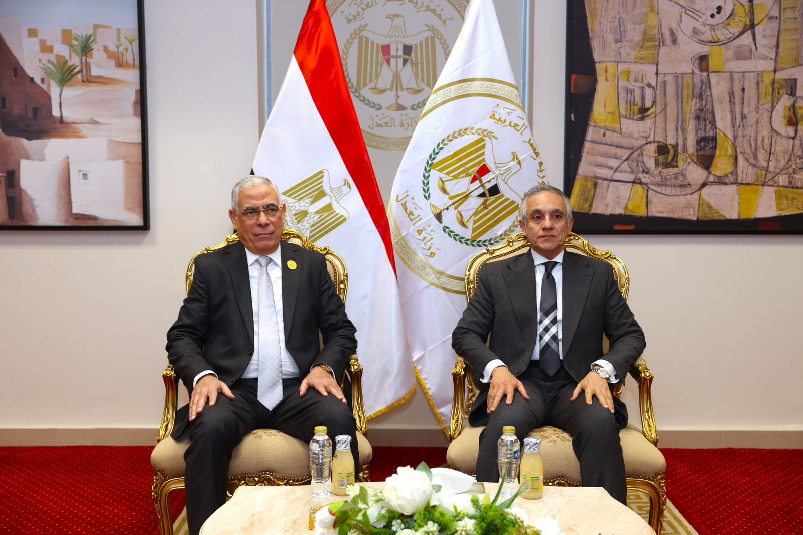 وزير العدل يستقبل النائب العام  لتهنئته بتولي مهام منصبه