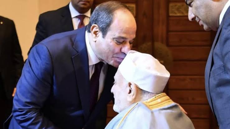 الرئيس السيسي يخلد اسم العالم الجليل أحمد عمر هاشم بإطلاق اسمه على مسجد وطريق ومحطة قطار