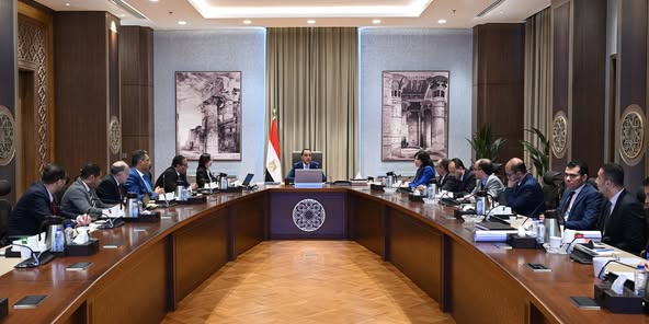 رئيس الوزراء يتابع موقف تمويل مشروعات المبادرة الرئاسية “حياة كريمة”