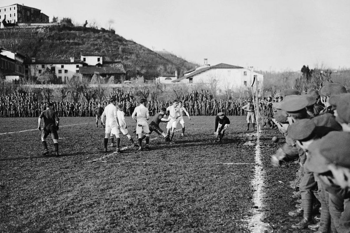 دبلوماسية الملاعب.. هل مازالت كرة القدم وسيلة لحل الأزمات بين الدول؟