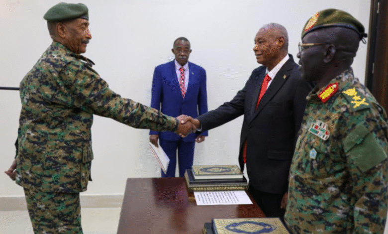 السودان.. البرهان يعين وزيرين جديدين للدفاع والداخلية