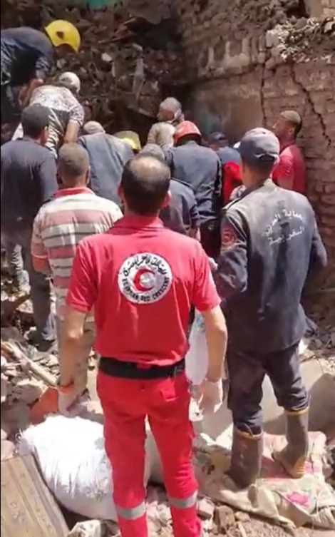 عااااااجل :الهلال الأحمر المصري يساند جهود الحماية المدنية في انتشال ضحايا حادث عقار طنطا