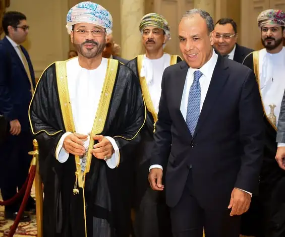 وزير الخارجية والهجرة يستقبل نظيره العُماني ويترأسان أعمال اللجنة المشتركة بالقاهرة