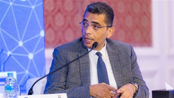 محافظ البحر الأحمر يتابع مشروعات الصرف الصحي بالغردقة ويوجه بسرعة التنفيذ