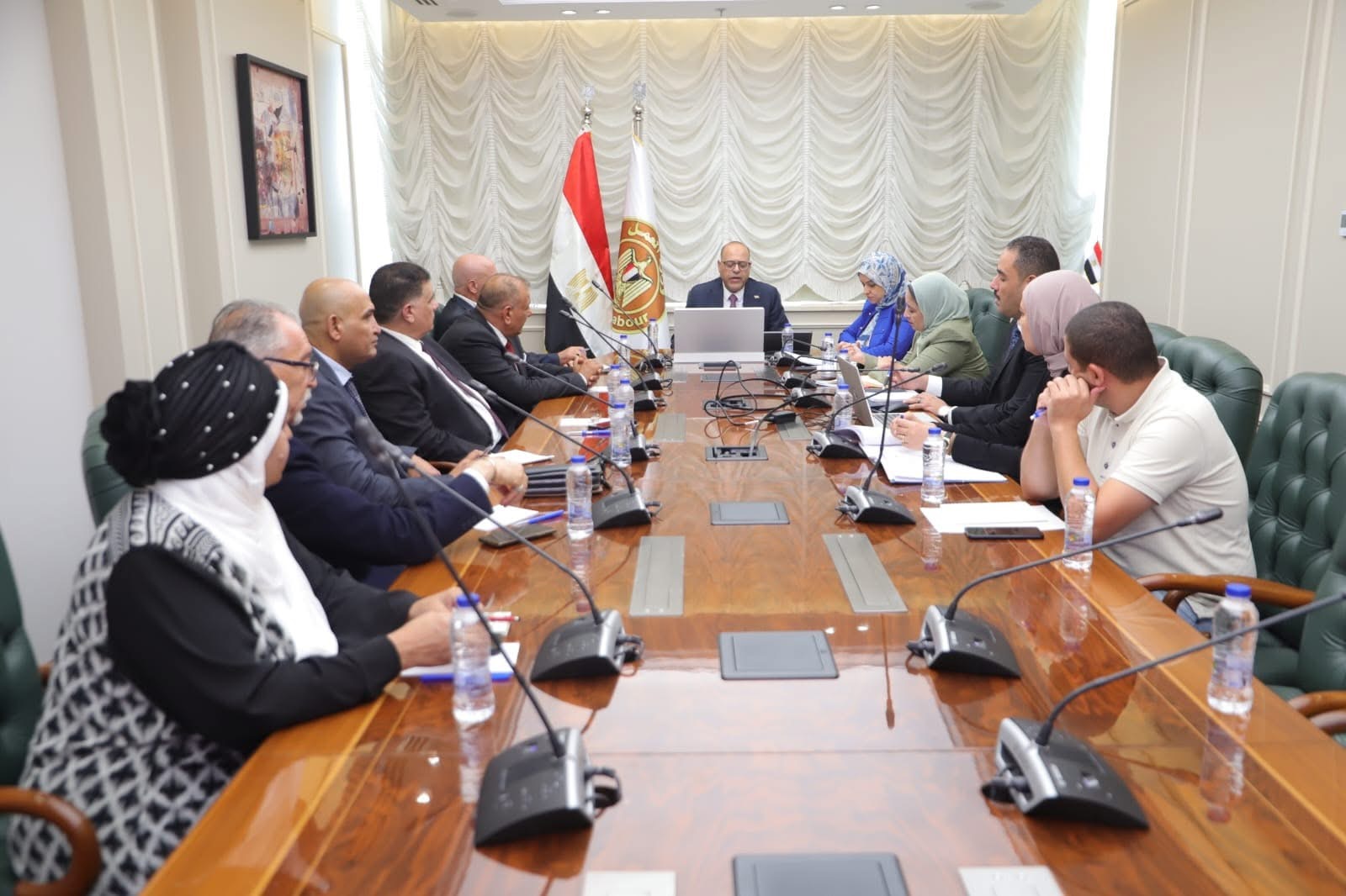 وزير العمل يستقبل وفدًا من ممثلي رجال الأعمال في إيطاليا لفتح اسواق عمل جديده