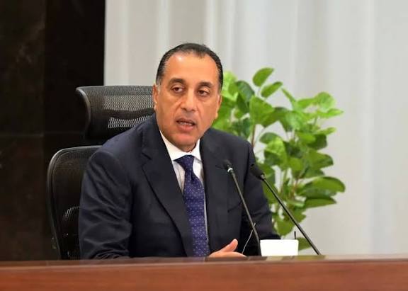 رئيس الوزراء يتابع الموقف التنفيذي لمشروعات القطار الكهربائي السريع والمونوريل