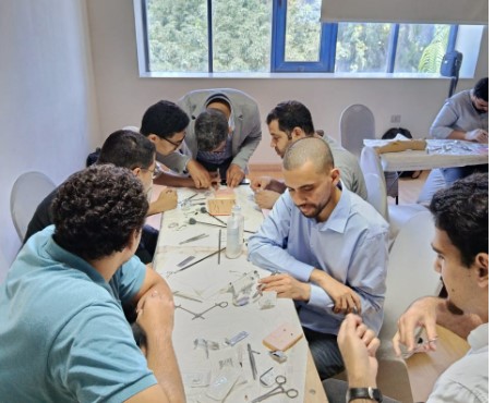 وزارة الصحة تنظم برنامجًا تدريبيًا متقدمًا في أساسيات الجراحة لتعزيز كفاءة الأطباء الشباب