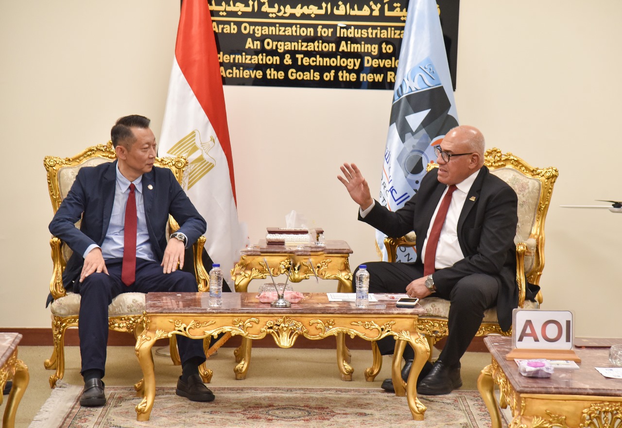 تعاون صناعي ضخم بين العربية للتصنيع و "رد فلاج" الإماراتية الصينية خلال إيديكس 2025