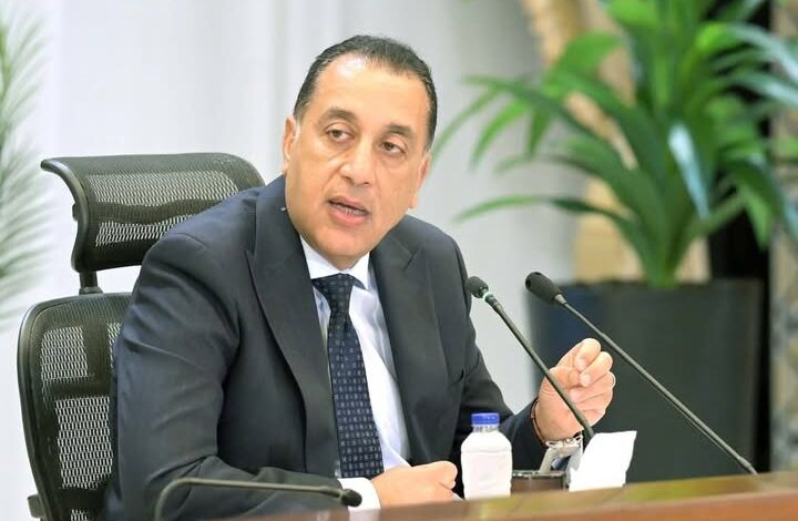 رئيس الوزراء يهنئ شيخ الأزهر بالعام الهجري الجديد