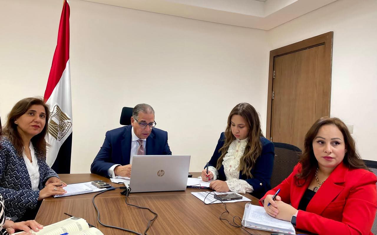 نائب وزير الخارجية يلتقي بأبناء الجالية المصرية في الدنمارك والسويد