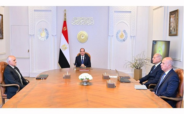 الرئيس السيسي يجتمع برئيس مجلس إدارة صندوق تكريم شهداء وضحايا ومفقودي ومصابي العمليات الحربية والإرهابية