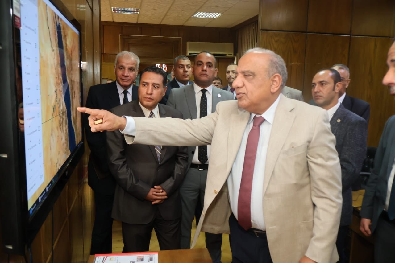 وزير الكهرباء يتفقد مشروعات توطين الصناعات المتقدمة بهيئة المواد النووية
