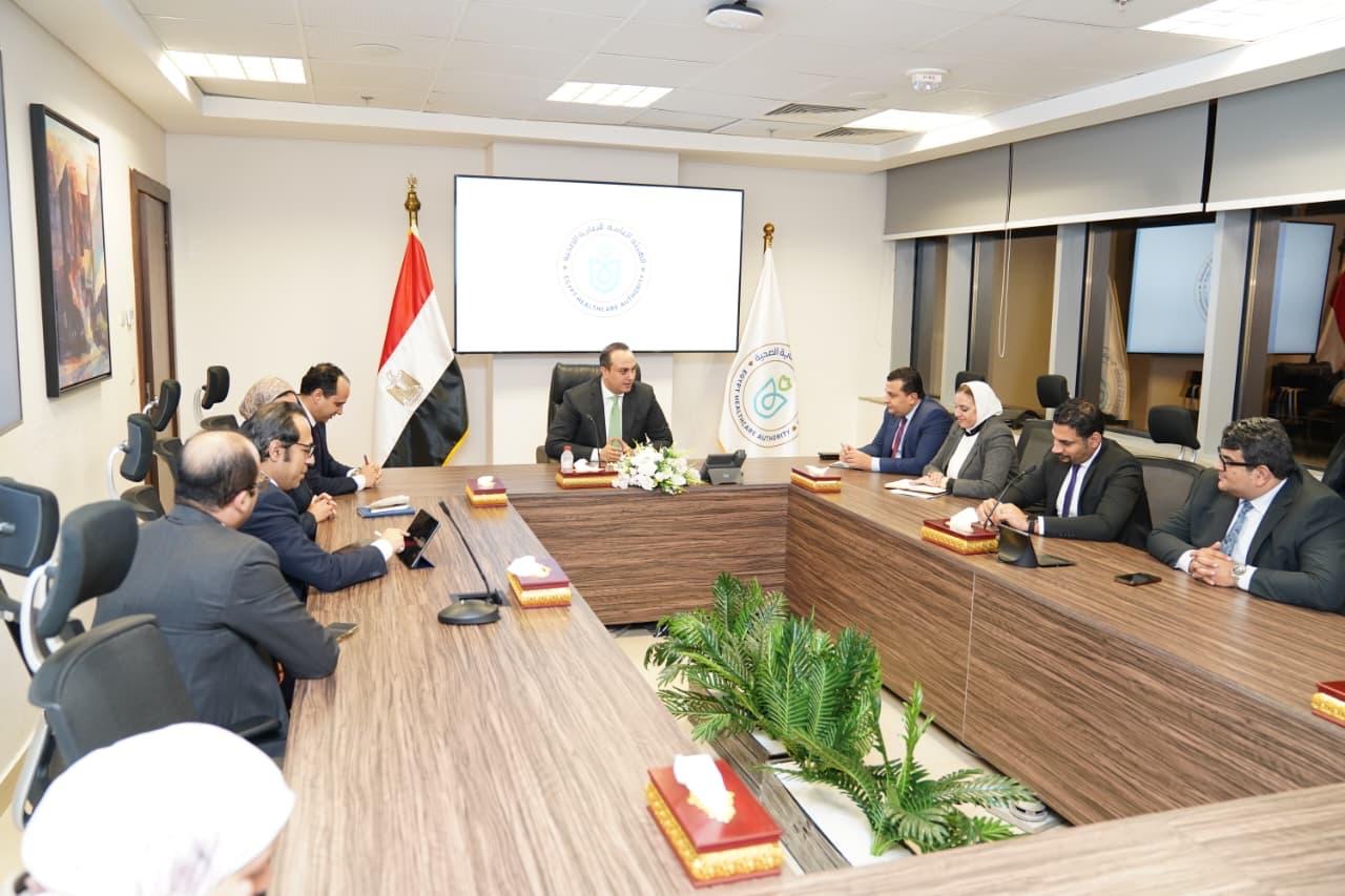 رئيس هيئة الرعاية الصحية يطلق مسابقة ‘سفراء الإنسانية’ ويعزز جودة التأمين الصحي الشامل عبر الحملات الميدانية