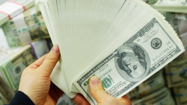 سعر الدولار في البنوك اليوم 16-2-2026