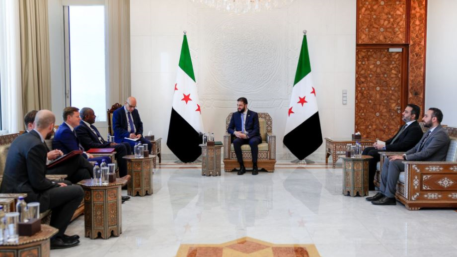 بعد قطيعة 14 عاما.. بريطانيا تستأنف علاقاتها الدبلوماسية مع سوريا