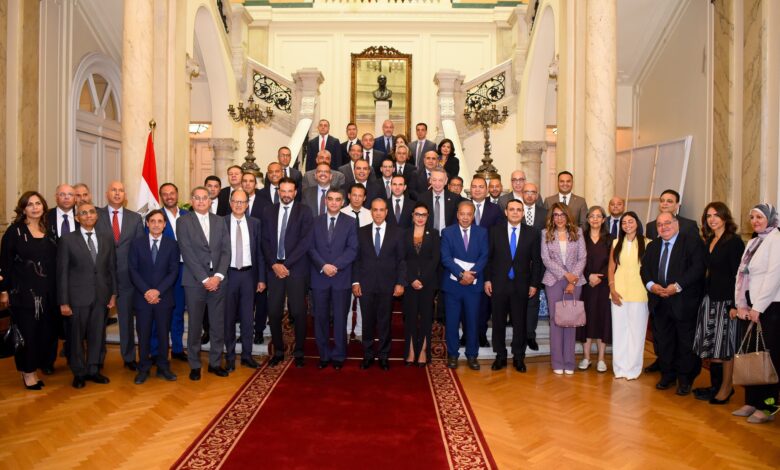 وزير الخارجية يُشارك في المائدة المستديرة الأولى لدعم القطاع الخاص وزيادة الصادرات المصرية
