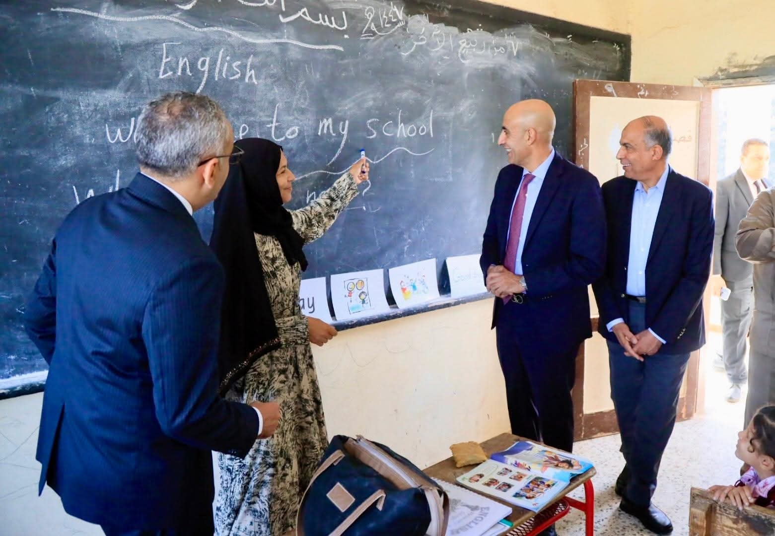 وزير التربية والتعليم ومحافظ المنيا يتفقدان مدارس تونة الجبل لمتابعة انتظام العملية التعليمية