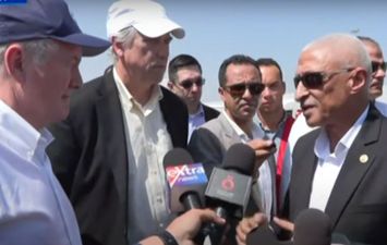 محافظ شمال سيناء لوفد الشيوخ الأمريكي: معبر رفح لم يُغلق.. و3 خطوط لإسعاف جرحى غزة