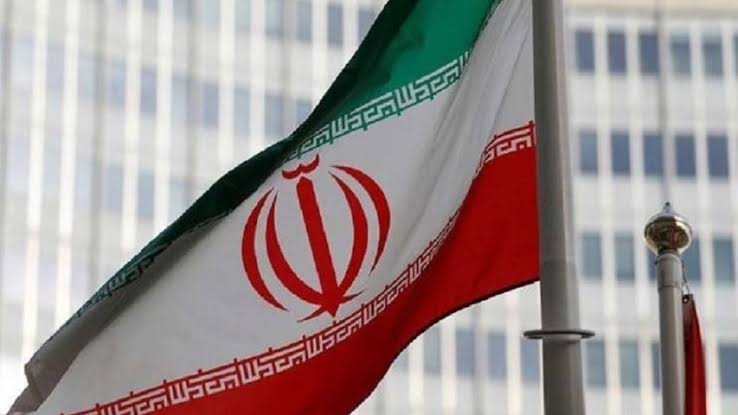تصعيد نووي: إيران تقر قانونًا لتعليق التعاون مع الوكالة الدولية للطاقة الذرية