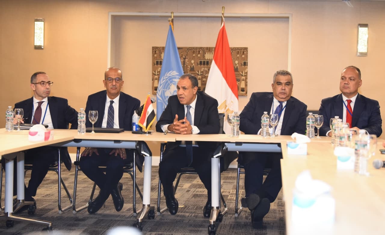 وزير الخارجية يلتقي مع المصريين العاملين في الأمم المتحدة بنيويورك
