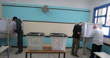 انسحابات وتصويت عقابي.. من سيحسم المقاعد المتبقية في البرلمان؟