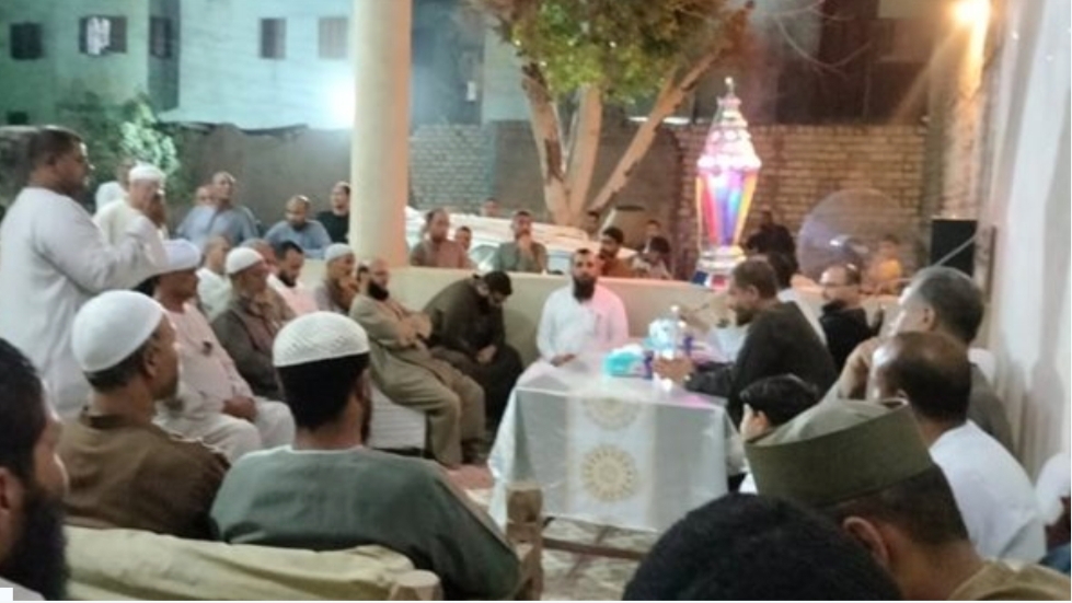 مرشح "النور" في قنا مع المواطنين: ترشحنا عباده لله