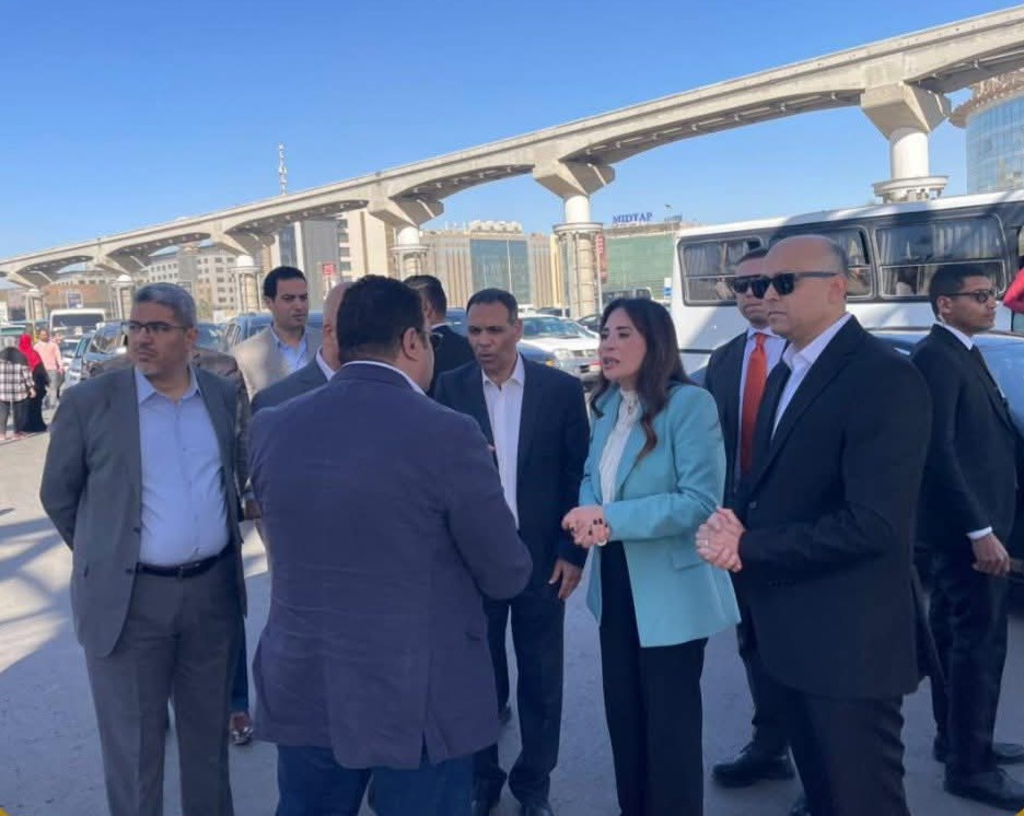 وزيرة الإسكان تجري جولة مفاجئة لمتابعة الانضباط بالقاهرة الجديدة