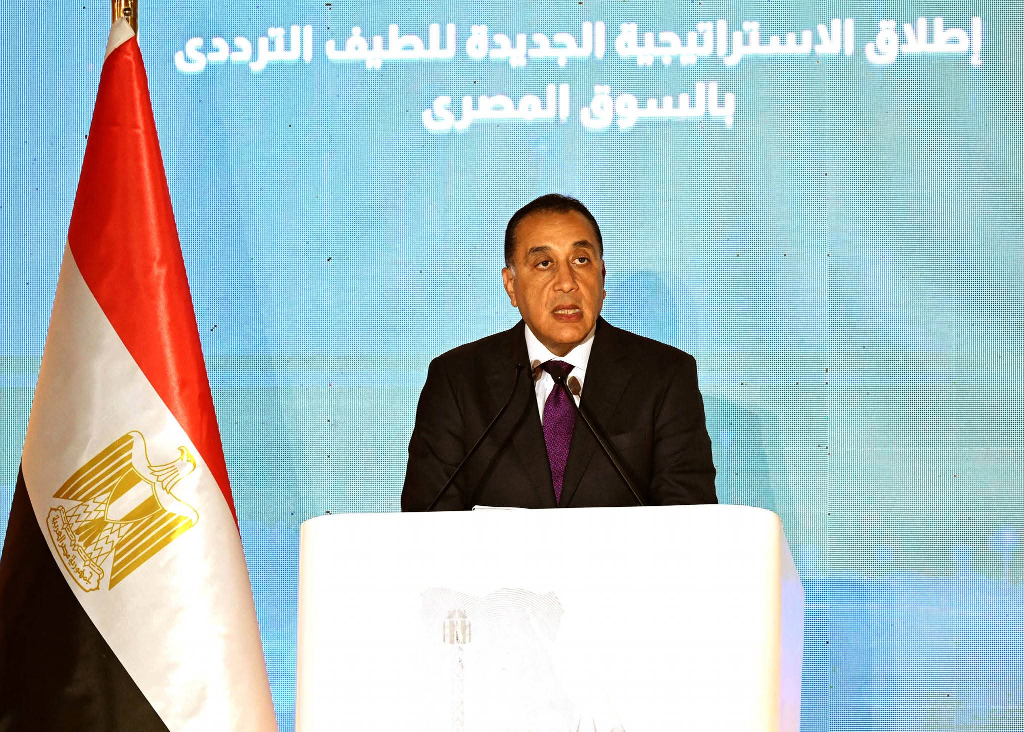 الحكومة تدعم التحول الرقمي عبر زيادة السعات الترددية وربط 4500 قرية بالإنترنت