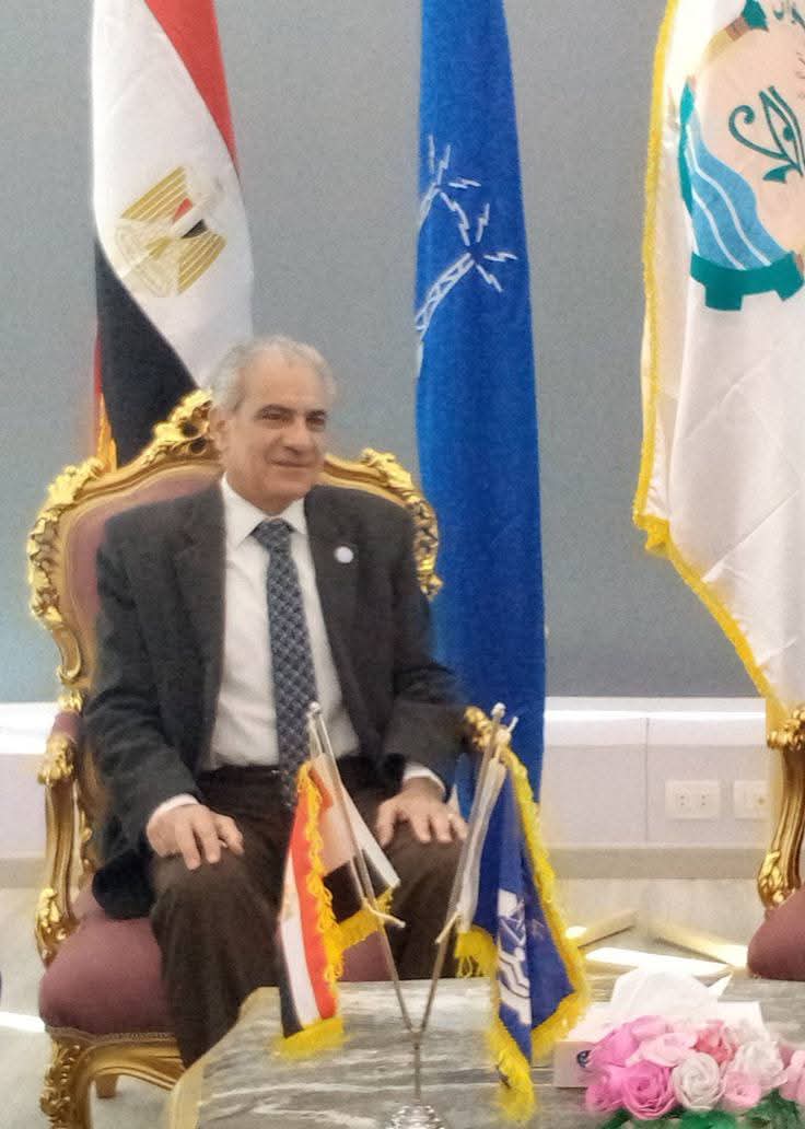 جامعة أسوان توضح ما تم تداوله عبر بعض المواقع ووسائل التواصل الاجتماعي بشأن ما أُشيع عن استقالة أطباء قسم الجراحة بالمستشفى الجامعي