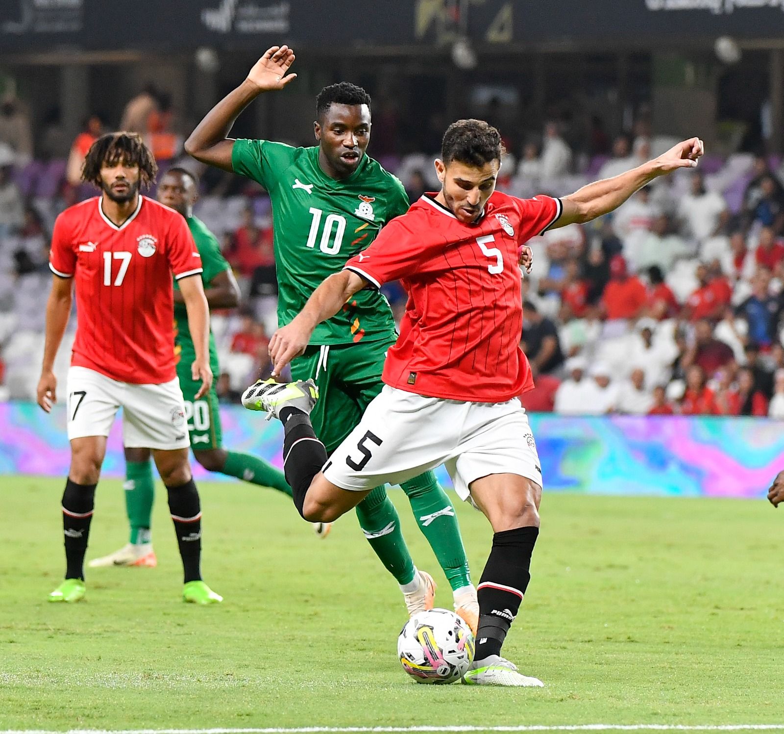 السياسة في المستطيل الأخضر.. لماذا رفض منتخب مصر مواجهة زامبيا؟